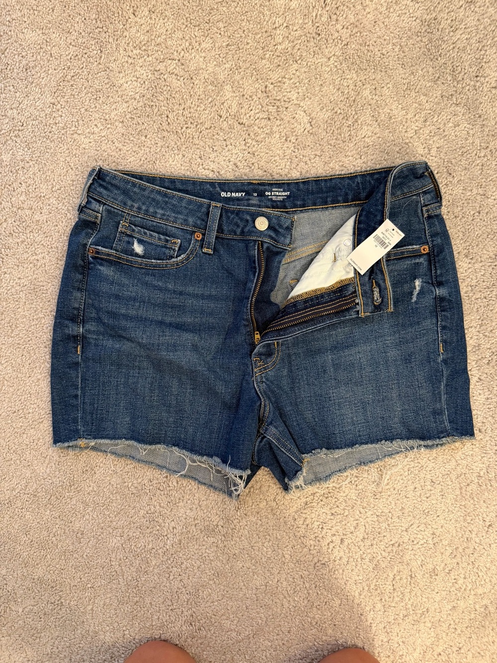 Old Navy Women’s Blue Distressed Denim Cutoff Shorts. Size 12. NWT!